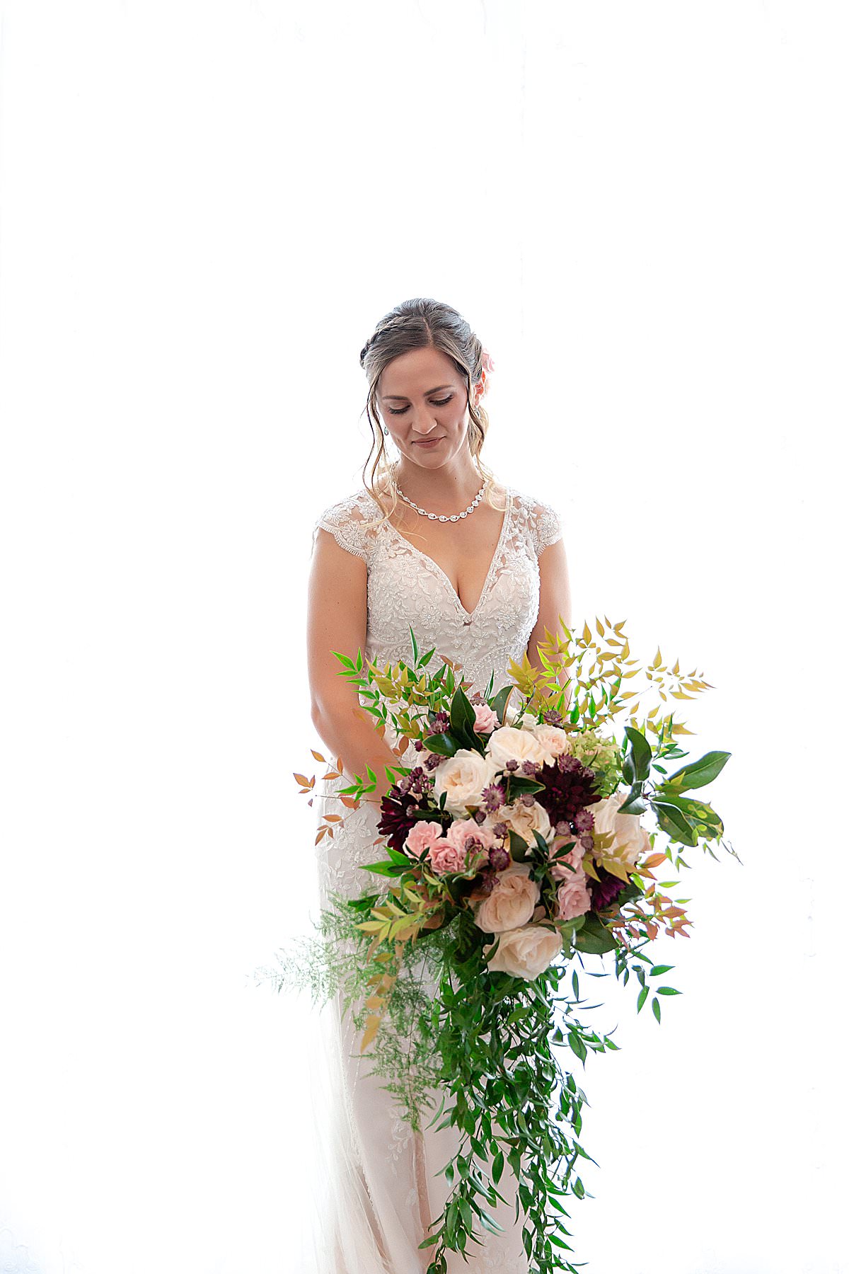 cascading bouquet | Brix & Columns Vineyard Wedding in McGaheysville VA by Harrisburg Photographer Photography by Erin Leigh