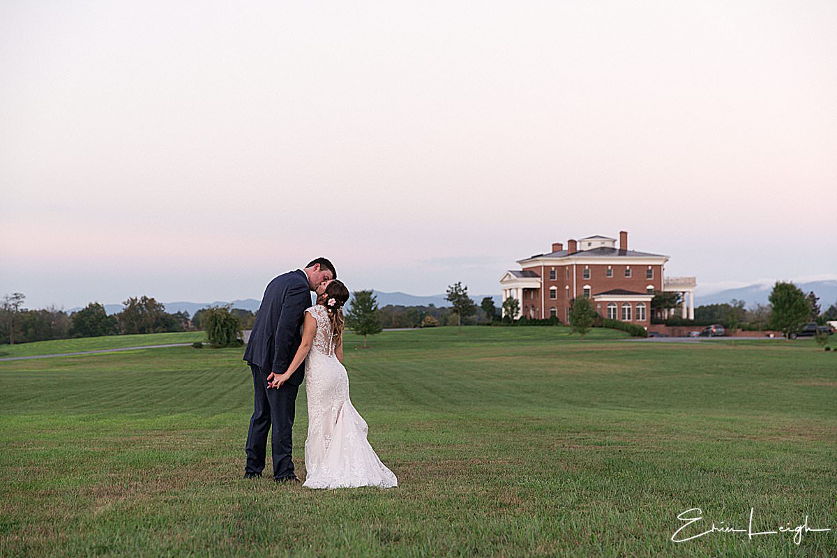 sunset bride and groom at vineyard | Brix & Columns Vineyard Wedding in McGaheysville VA by Harrisburg Photographer Photography by Erin Leigh