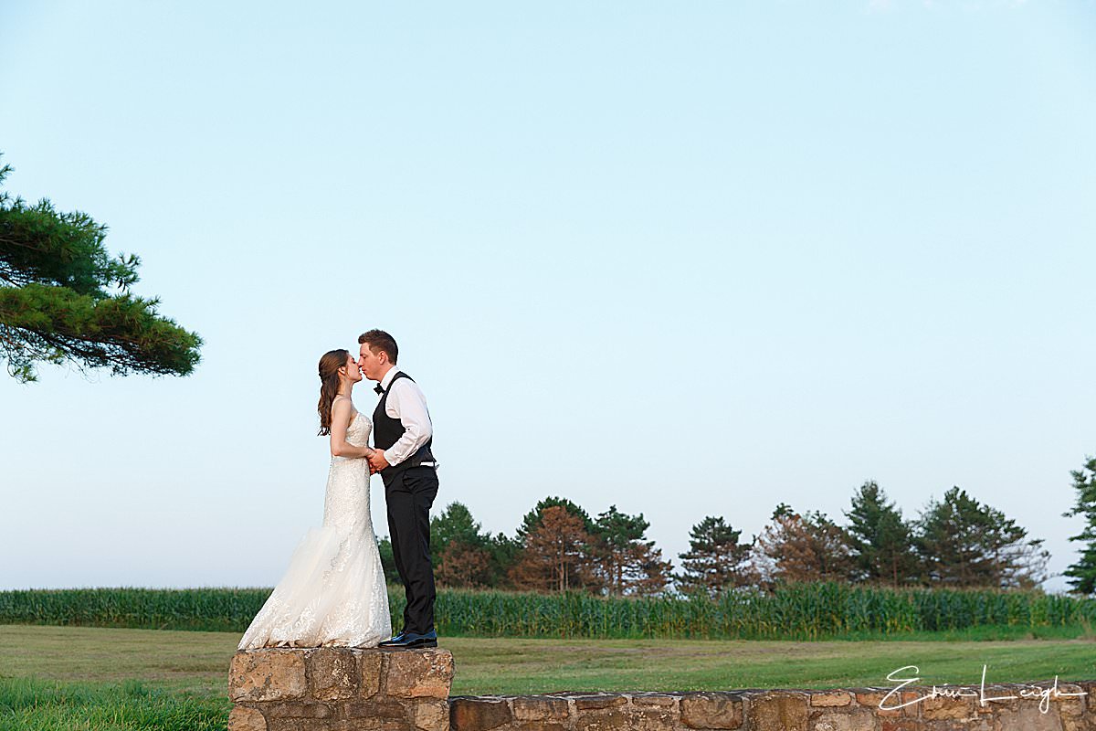 sunset bride and groom photo | Lakeview Farms Wedding in Dover PA by Harrisburg Photographer Photography by Erin Leigh