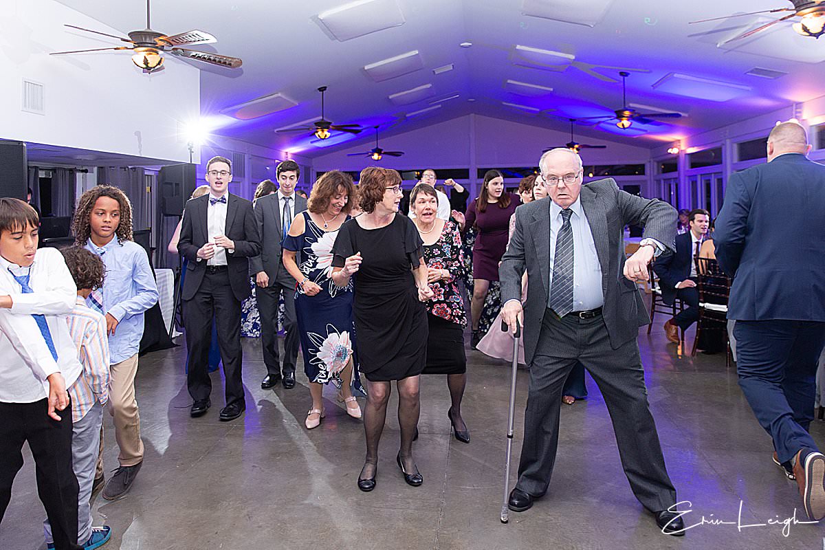 reception dancing | Stocks Manor Wedding in Mechanicsburg PA by Harrisburg Photographer Photography by Erin Leigh